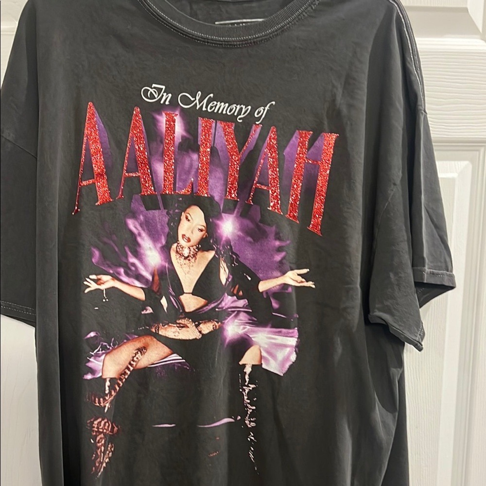 In Memory of Aaliyah Graphic Tee